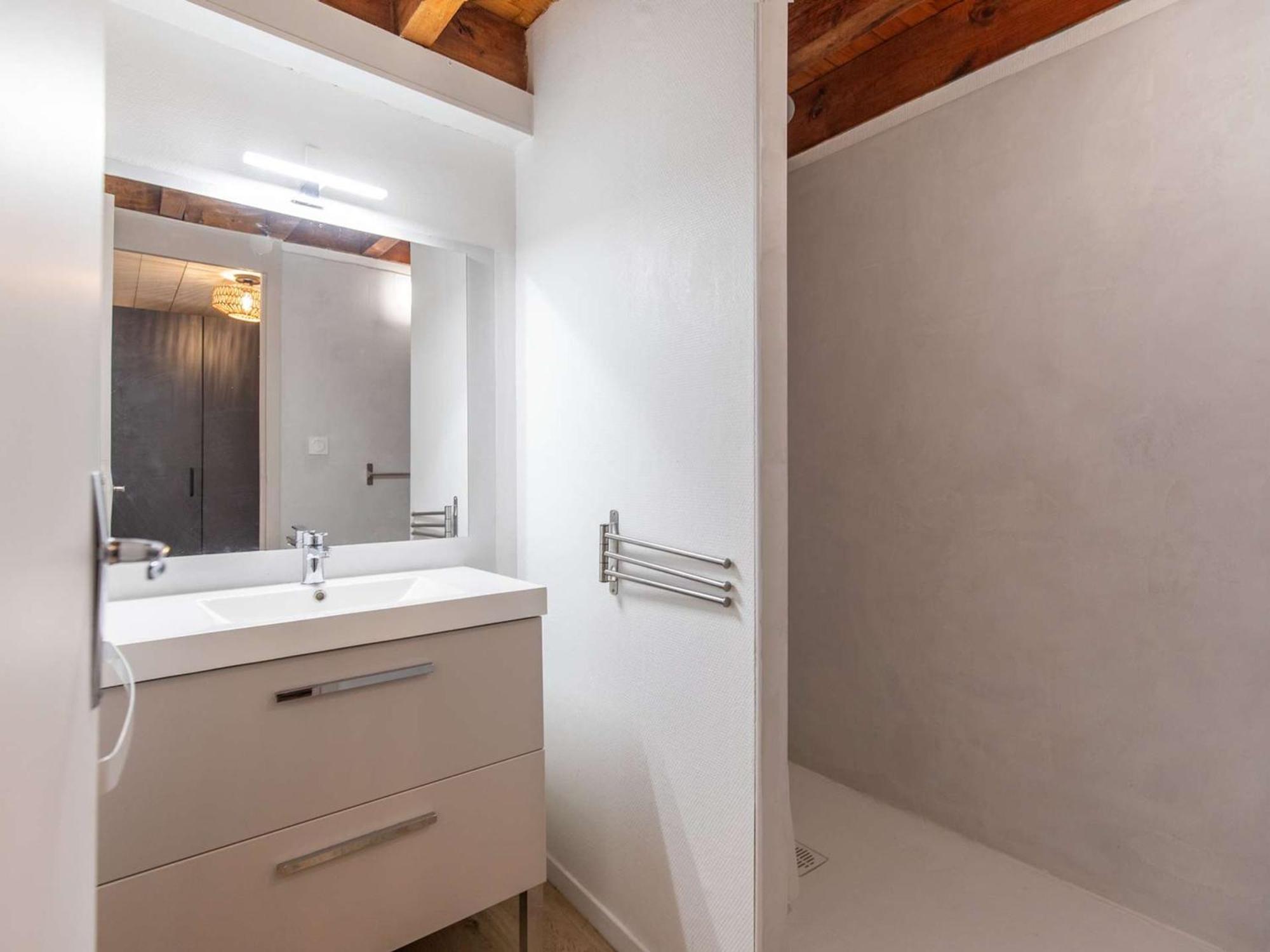 T2 Renove Avec Terrasse, Parking Prive, Local Velos A Cauterets - Fr-1-401-290 Extérieur photo